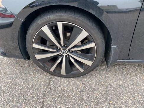 Used 2019 Nissan Altima 2.5 SR w/ SR Premium Package FWD image 17
