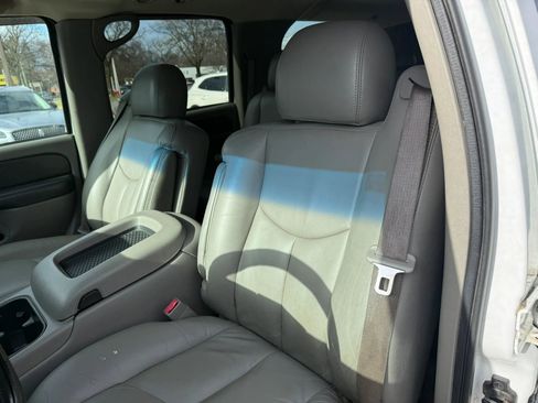 Used 2003 Chevrolet Suburban 2500 LT w/ LT Preferred Equipment Group AWD/4WD image 14