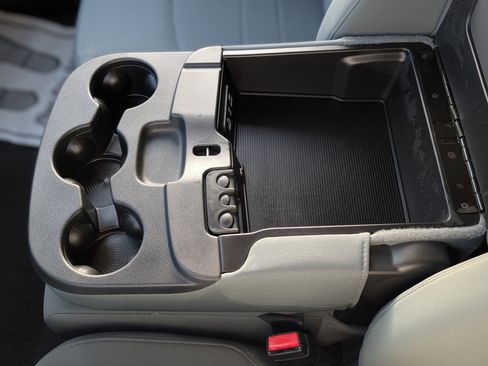 Used 2019 RAM 1500 Express w/ Express Value Package image 26