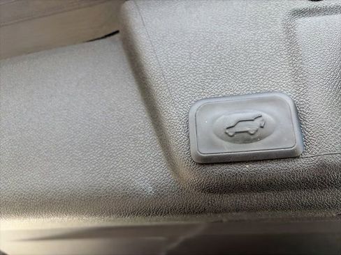 Used 2017 Buick Enclave Leather image 9