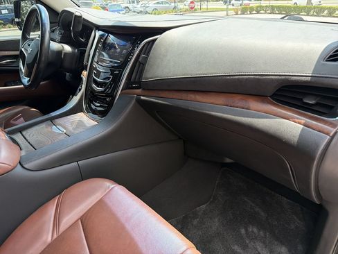 Certified 2019 Cadillac Escalade Luxury w/ LPO, Escalade Noir Package RWD image 10