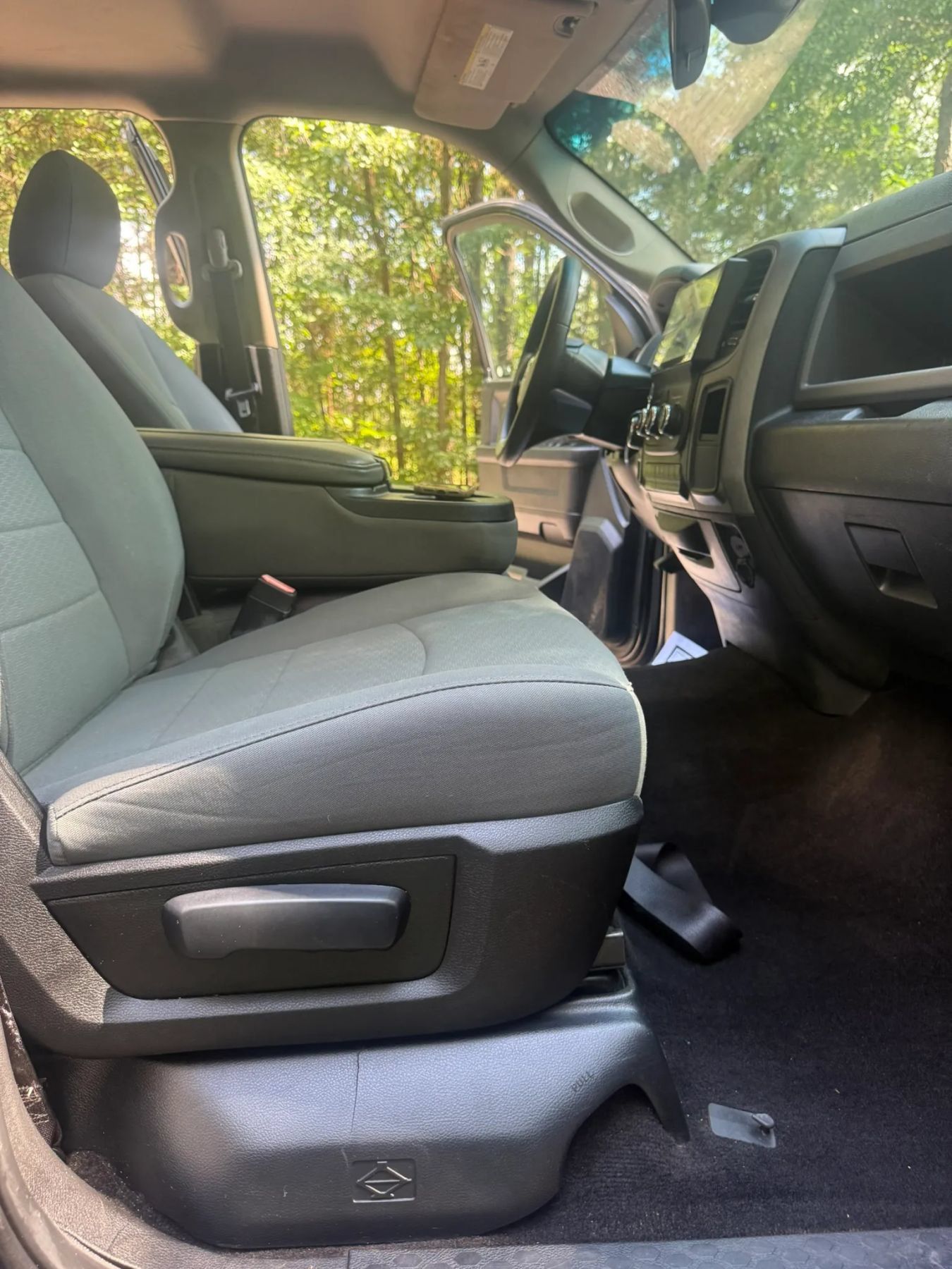 Used 2015 RAM 1500 Express RWD image 13