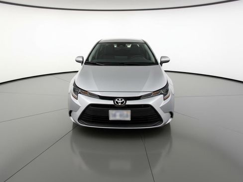 Used 2024 Toyota Corolla LE image 2