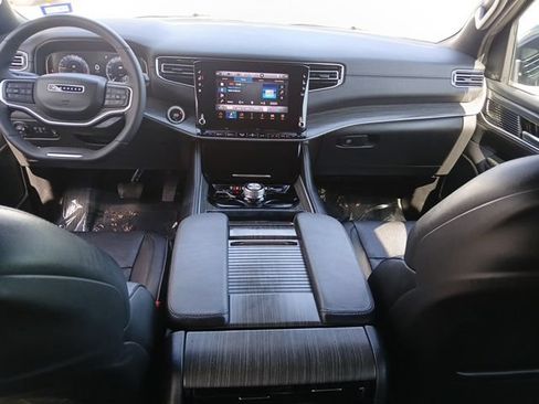 Used 2024 Jeep Wagoneer Series II AWD/4WD image 15