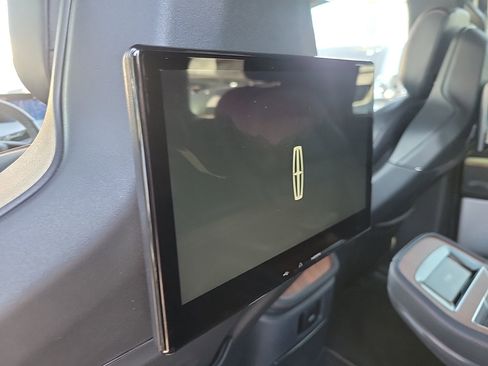 Used 2025 Lincoln Navigator Black Label image 25