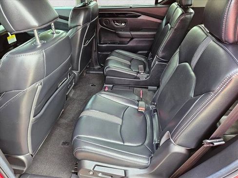 Used 2025 Honda Pilot EX-L image 18