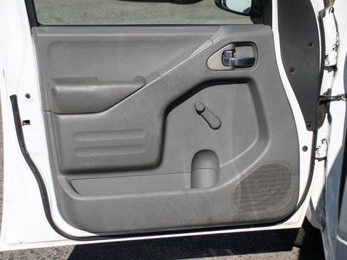 Used 2017 Nissan Frontier S image 14