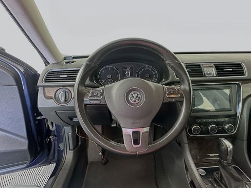 Used 2014 Volkswagen Passat TDI SEL Premium image 11