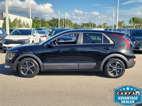 Used 2023 Kia Niro LX image 9