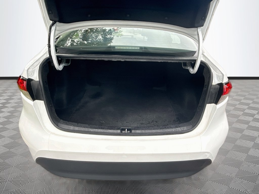 Used 2024 Toyota Corolla LE FWD image 27