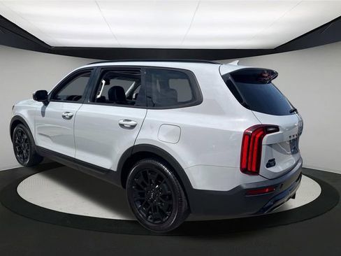 Used 2022 Kia Telluride SX w/ SX Prestige Package image 11