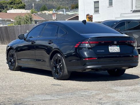 Certified 2025 Honda Accord SE image 6