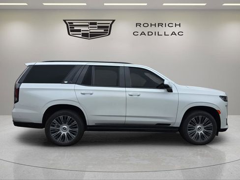 Certified 2022 Cadillac Escalade Sport w/ Touring Package image 6