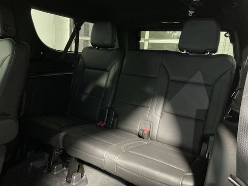 Used 2021 Chevrolet Suburban LT AWD/4WD image 26