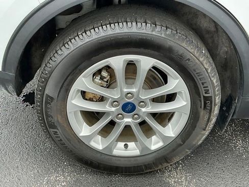 Used 2022 Ford Escape SE FWD image 11