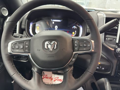 Used 2025 RAM 2500 Laramie image 30