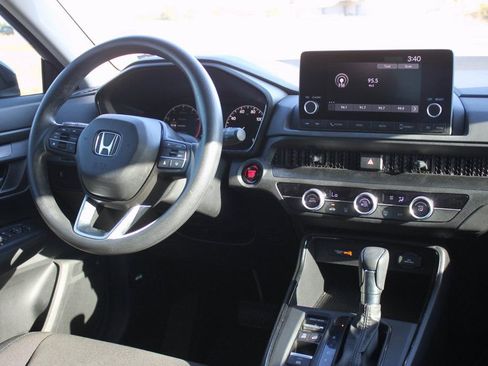 Used 2024 Honda CR-V LX image 9
