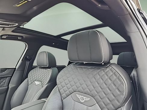 New 2025 Bentley Bentayga image 22