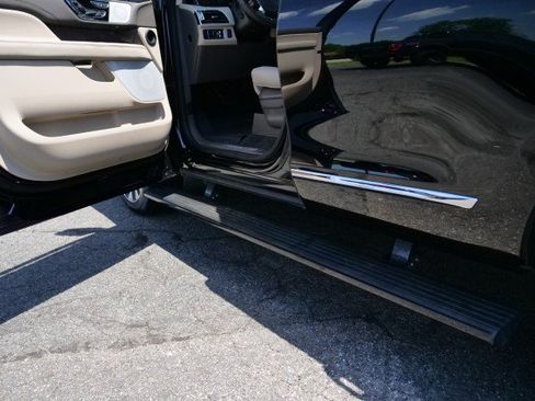 Used 2023 Lincoln Navigator Reserve AWD/4WD image 25