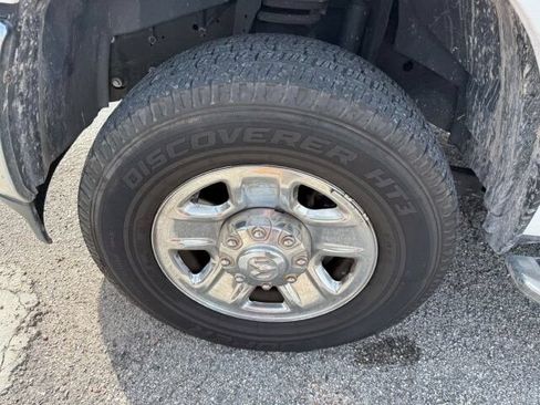 Used 2022 RAM 2500 Tradesman w/ Chrome Appearance Group AWD/4WD image 8