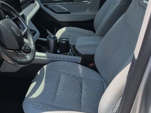 Used 2025 Ford Explorer Platinum w/ Ultimate Package AWD/4WD image 2