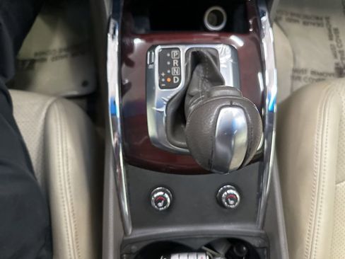 Used 2011 INFINITI G37 Journey w/ Premium Pkg image 16