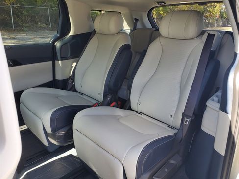 New 2026 Kia Carnival SX Prestige image 33