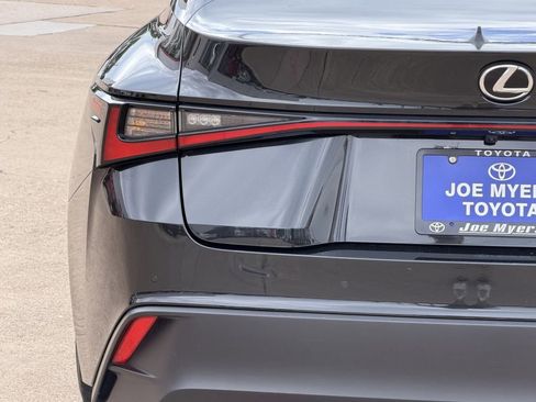 Used 2022 Lexus IS 300 AWD w/ Premium Package image 10