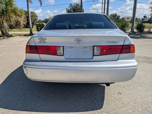 Used 2000 Toyota Camry FWD image 6