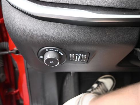 Used 2024 Jeep Compass Latitude AWD/4WD image 31