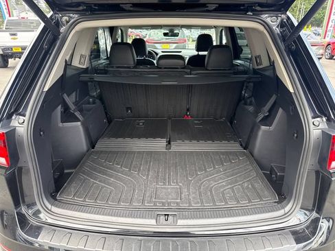 Used 2023 Volkswagen Atlas SEL R-Line AWD/4WD image 13