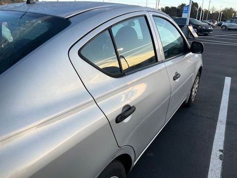 Used 2015 Nissan Versa S image 5