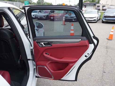 Used 2024 Porsche Macan GTS image 29