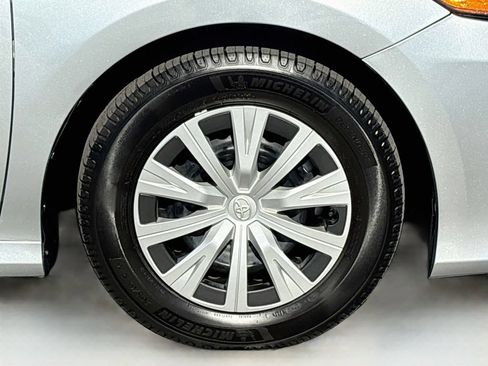 Used 2022 Toyota Camry LE FWD image 31
