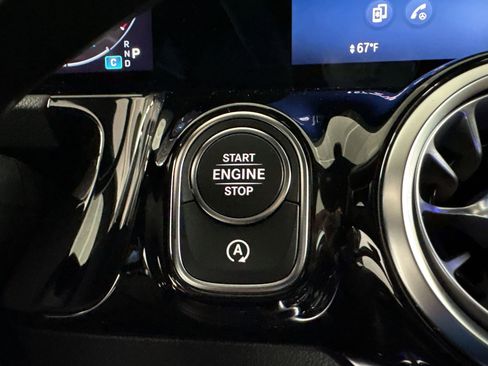 Certified 2025 Mercedes-Benz GLA 250 4MATIC image 27