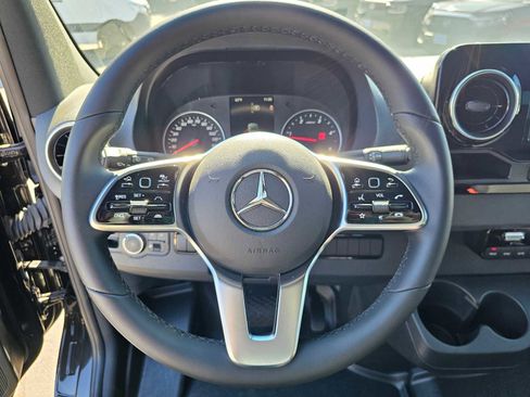 Used 2024 Mercedes-Benz Sprinter 2500 image 24