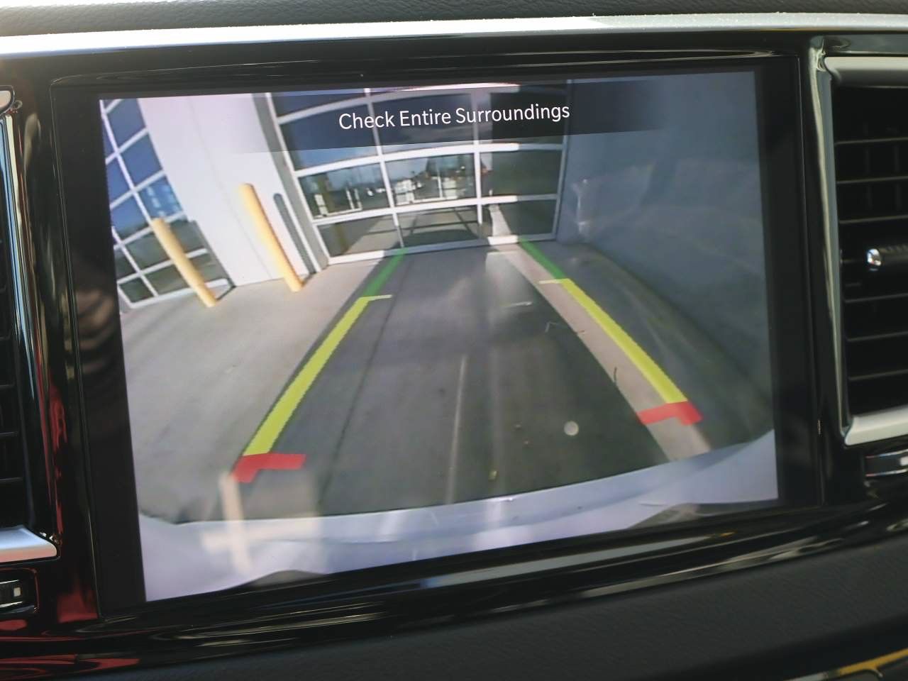 Used 2024 Chrysler Pacifica Touring-L FWD image 18