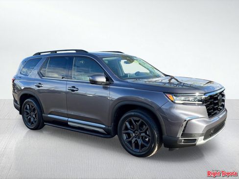 Used 2024 Honda Pilot Touring image 8