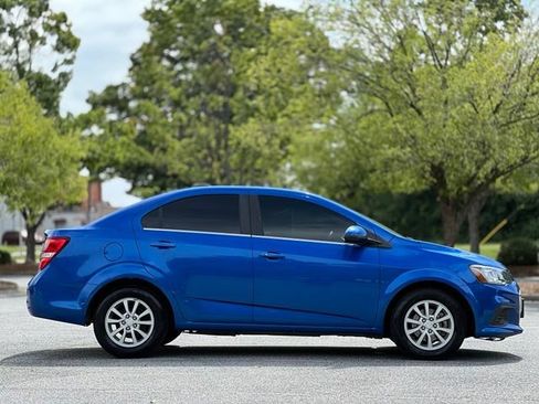 Used 2019 Chevrolet Sonic LT w/ Convenience Package FWD image 4