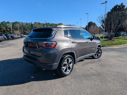 Used 2019 Jeep Compass Limited image 5