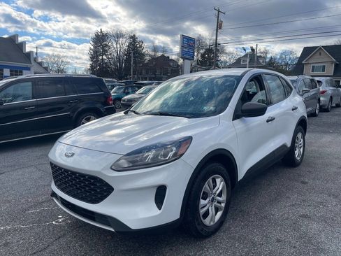 Used 2022 Ford Escape S AWD/4WD image 2