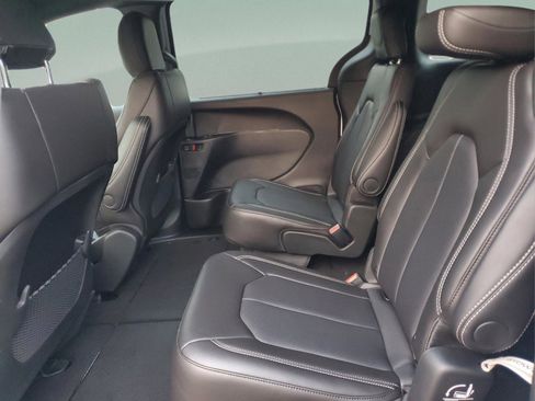 New 2026 Chrysler Voyager LX image 9