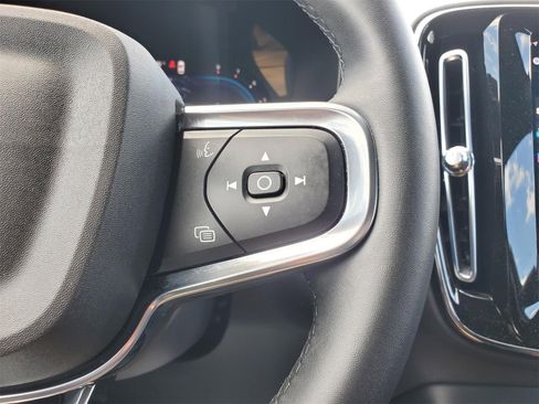 Used 2023 Volvo XC40 B5 Plus w/ Protection Package Premier image 26