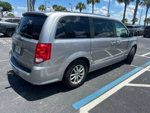 Used 2018 Dodge Grand Caravan SXT FWD image 1