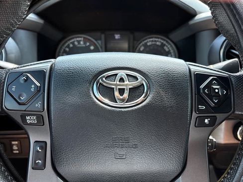 Used 2016 Toyota Tacoma TRD Sport w/ Towing Package image 15