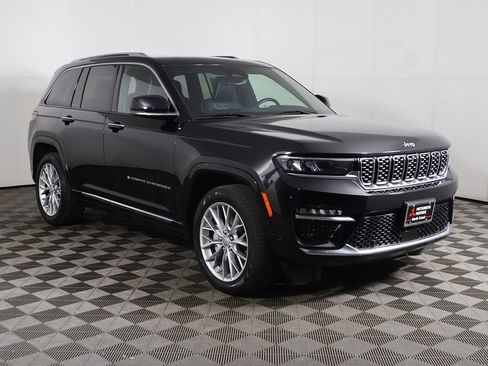 Used 2023 Jeep Grand Cherokee Summit w/ Luxury Tech Group V AWD/4WD image 63