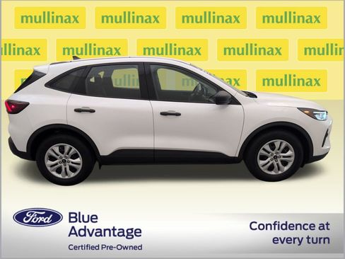 Used 2023 Ford Escape FWD image 2