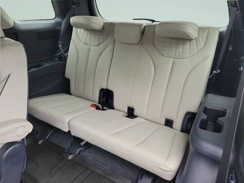 Used 2024 Hyundai Palisade Limited FWD image 12