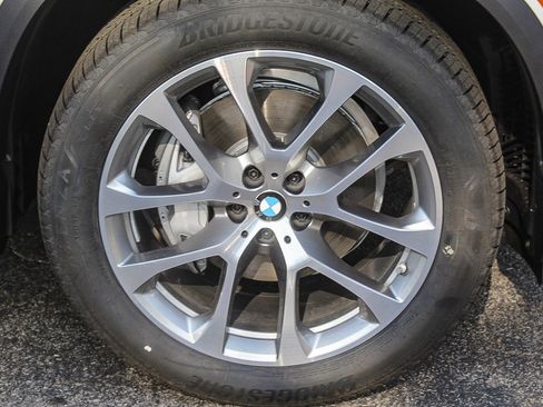 New 2026 BMW X5 xDrive40i w/ Climate Comfort Package image 10