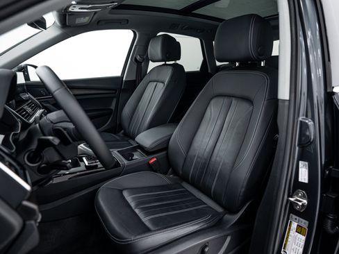 Certified 2023 Audi Q5 2.0T Premium w/ Convenience Package image 15